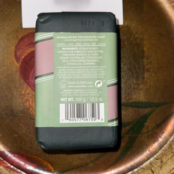 CASTELBEL LIMITED EDITION Luxury Triple Milled Sandalwood Scented Soap Bars 2pk - Picture 5 of 6